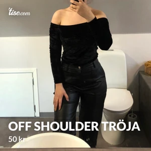 Velvet off shoulder top - Köpt från H&M. använd få gånger men i jättebra skick. Storlek S 💖