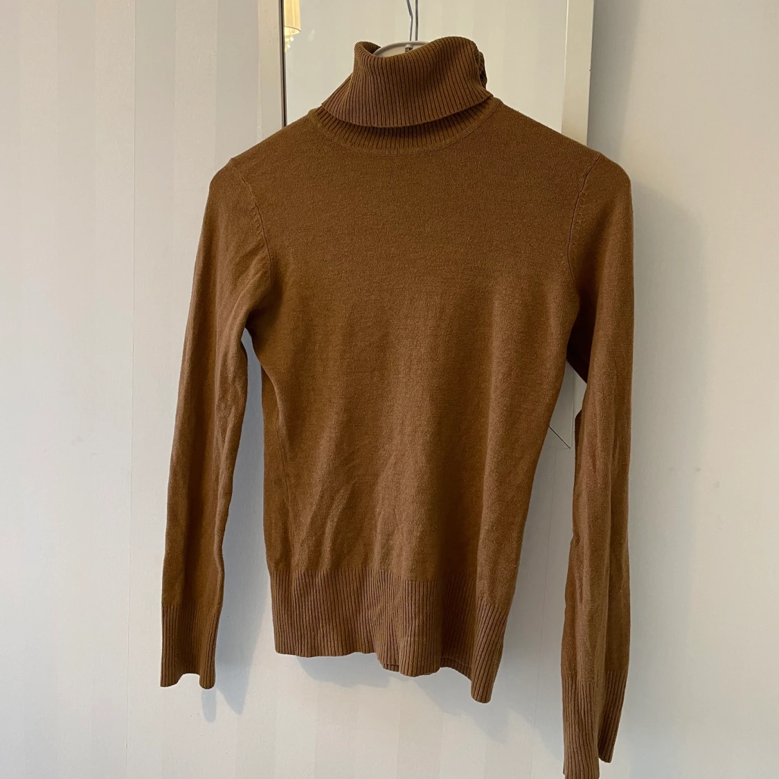 Brun Högkrage tröja  - 90
