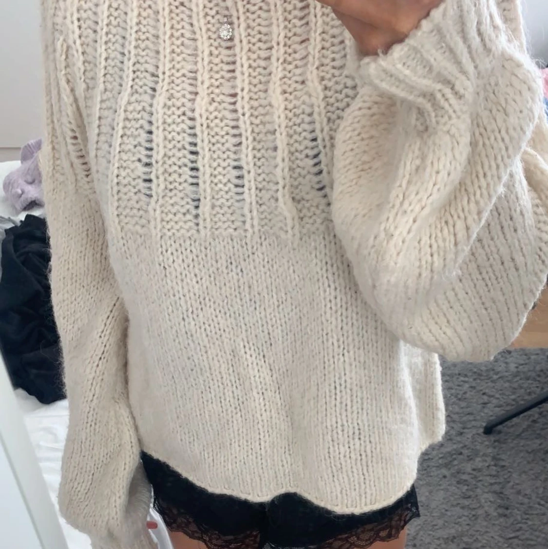 Stickad tröja med balong ärmar - 90