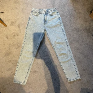 Mom jeans - Mom jeans i mycket bra skick från GinaTricot!💟💟köpare står för frakt