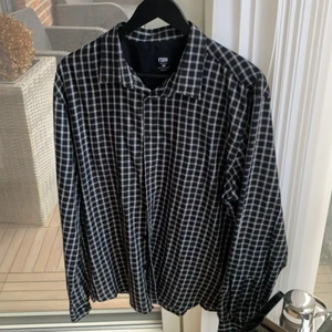 Skjorta  - Som ny, Köpt från New Yorker slim fit 