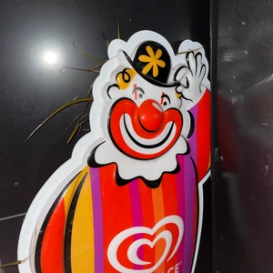 GB glassgubbe - min gamle GB vän söker nytt hem då han numera bara står ensam ute på min balkong. han är lite för tung för postnord så avhämtning sker i hammarby sjöstad/södermalm! buda på!!