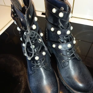 NYA stl 37 - Endast provade. Ord.pris 429;-