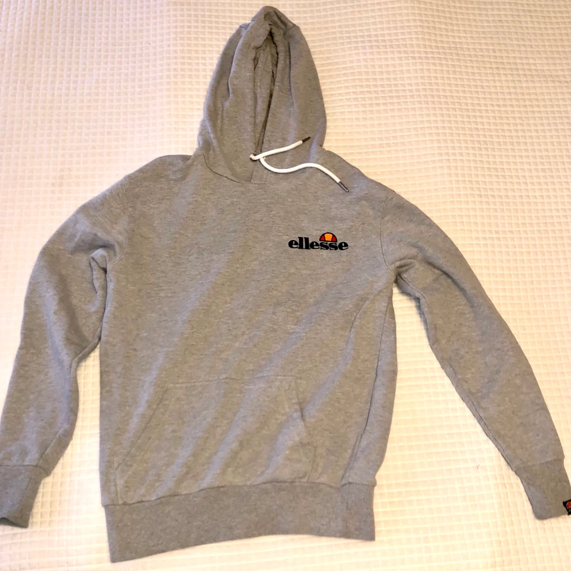 Grå Ellesse hoodie S
