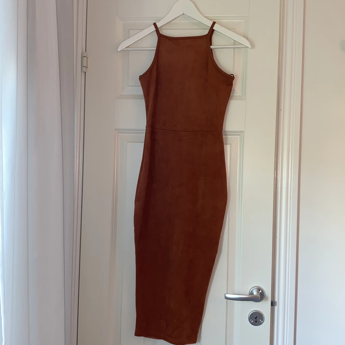 Oanvänd klänning storlek 34