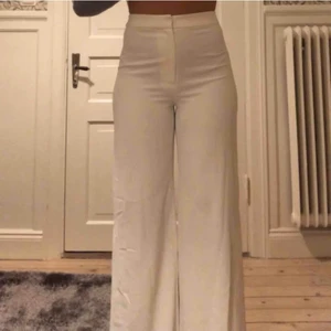 Vita kostymbyxor  - Super sköna stretchiga och långa 
