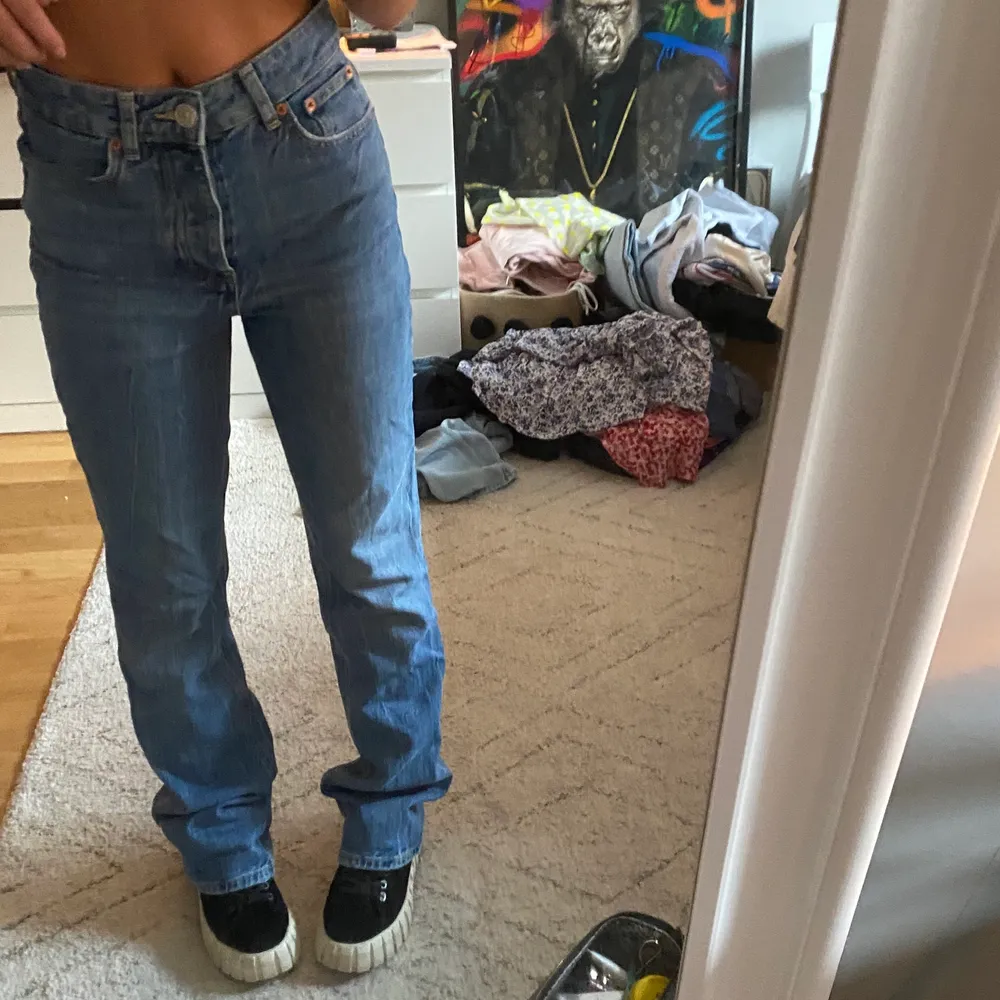 Zara bootcut jeans, gör så alla little bootys matter! :P. Jeans & Byxor.
