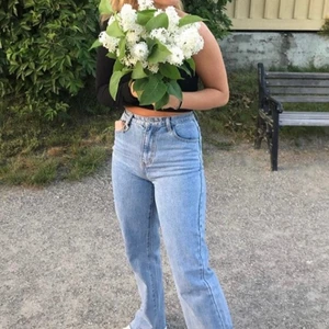 Jeans - Säljer pga använder inte + vuxit ur men super snygga på sommaren ❤️❤️köpt så second hand 