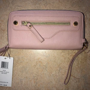 Plånbok Steve Madden  - Äkta oanvänd ljusrosa plånbok från Steve Madden. 