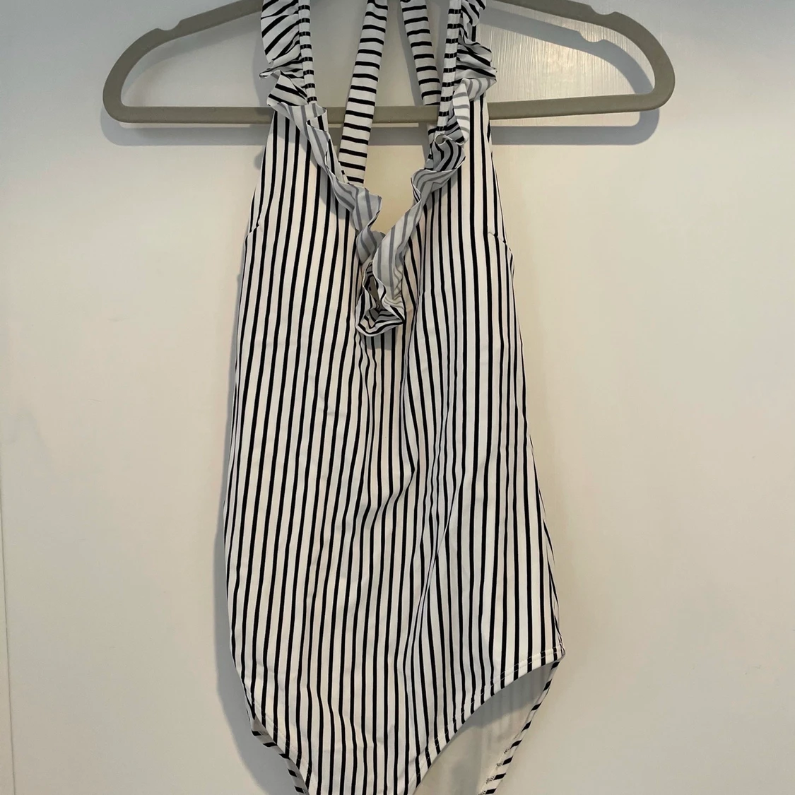 Aldrig använd baddräkt med prislapp