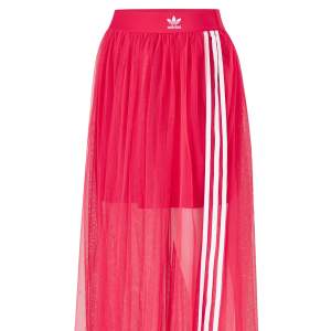 Rosa adidas tyllkjol i storlek 34, färgen på kjolen är som den första bilden i verkligheten🤩