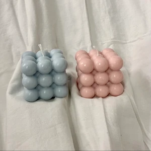 Trendiga ljus  - Handgjorda ljus på stearin och sojavax. Finns i olika färger och modeller.