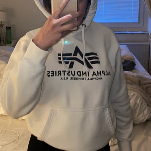 Alpha industries hoodie - Säljer denna alfa industries hoodie, pga ej använder❤️ skriv för mer info❤️