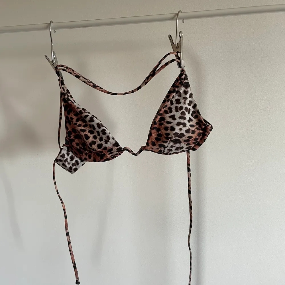 BikiniSet med bygelbh från Zaful i leopardmotiv . Övrigt.