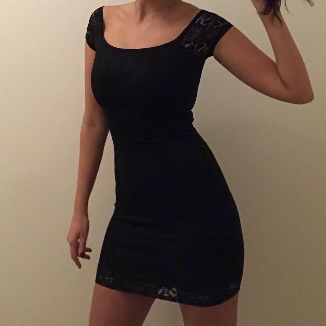 Svart nät figurnära kortklänning