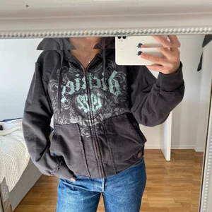 Dickies munkjacka. - As skön dickies munkjacka, som jag använt endast en gång. Säljer då det inte är min stil! Priset kan diskuteras:)