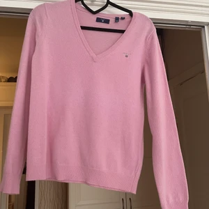 Gant tröja stl xs  - Säljer min fina ljusrosa gant tröja som endast är använd en kort stund en gång! 