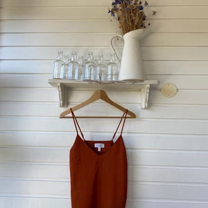 & Other Stories linne, mörkorange. 34 - & Other stories, mörkorange silkeslinne. Anvönd fåtal gånger. Storlek 34