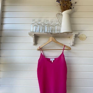 & Other Stories topp, Rosa. 40 - En rosa topp från & Other stories. Storlek 40. 