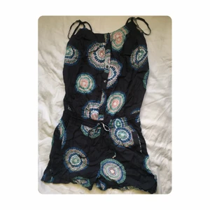 Byxdress 👀 - Cool byxdress med fickor 👀