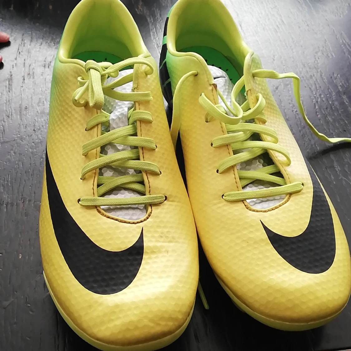 Fotbollsskor  utomhusbruk till salu  - 90