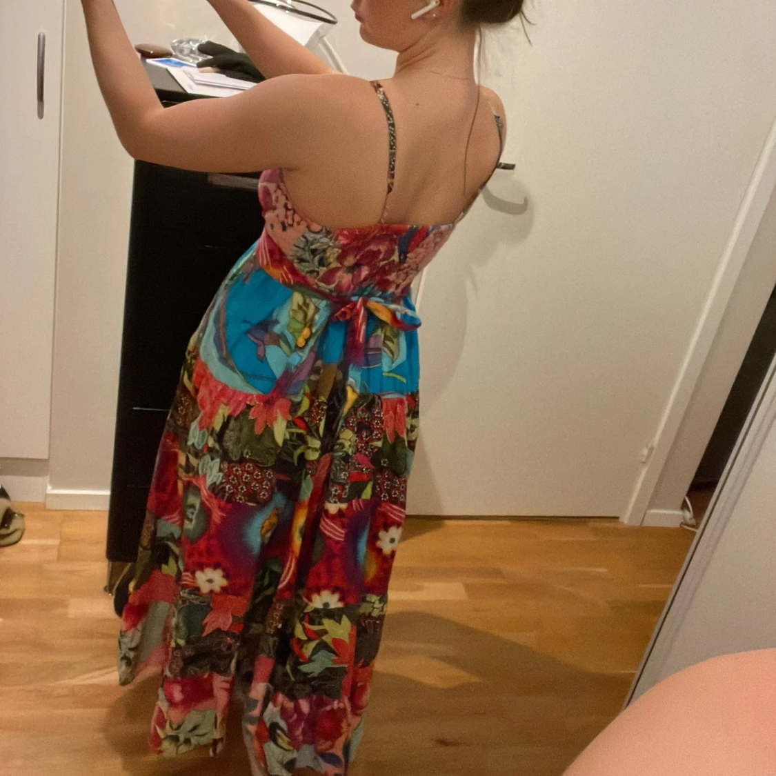 Blommig sommarklänning  - 90