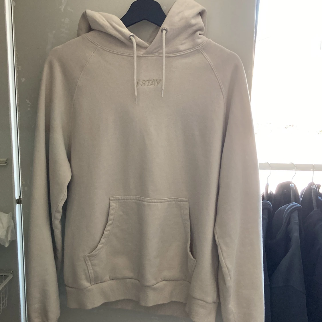 Hoodie sand färgad storlek M