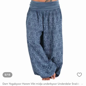 Haram / hippie byxor - Helt oanvända haram byxor som har fint mönster. Super bekväma att ha på, sitter på snyggt och kan användas för att ha ute eller att ta det lung med hemma. Jag är runt 160 och dem är hyffstat långa på mig.