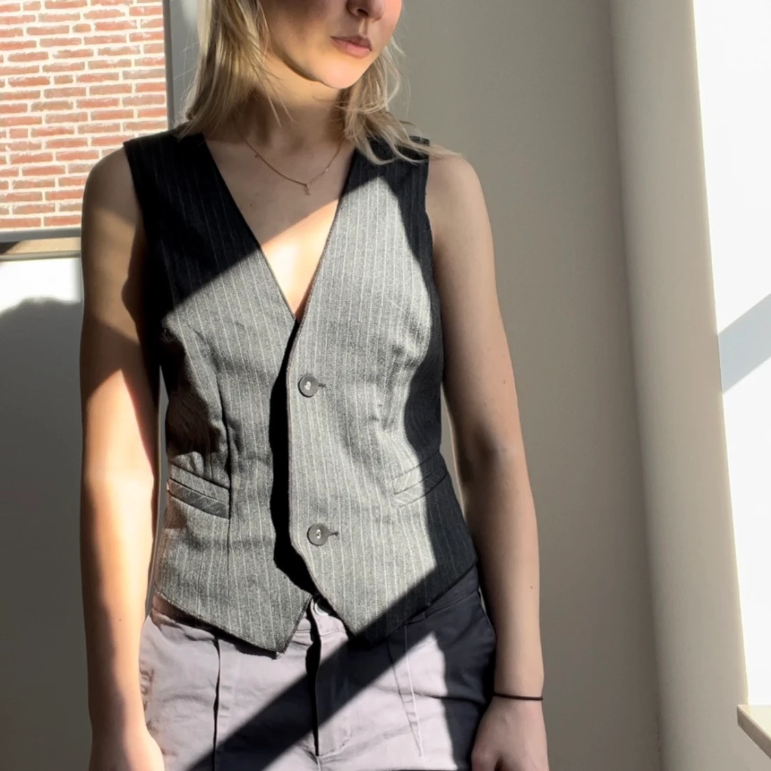 Grå kostymväst