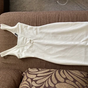 Klänning från bikbok  - Bara använd en gång, väldigt stretchigt material 