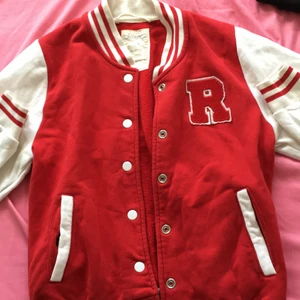 Redbird kofta röd - Aldrig använt så tänker att den ska säljas 