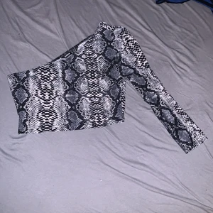 SHEIN storlek xs  - Super fin inte riktigt orm skin 