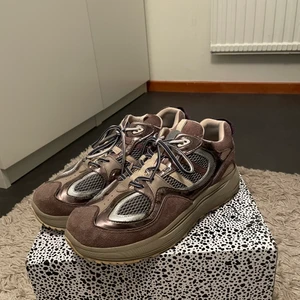 Eytys skor - Säljer mina eytys jet turbo i använt men gott skick size 45. Möts gärna upp i Stockholms området men funkar även att frakta!