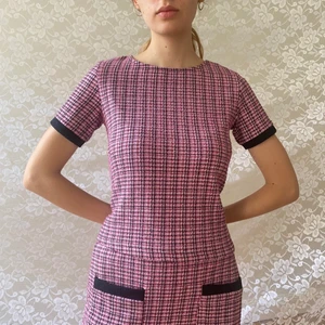 Tröja (del av set) - Rosa tröja som del av ett set. Blåa detaljer. Använd 1 gång. S men passar XS-S