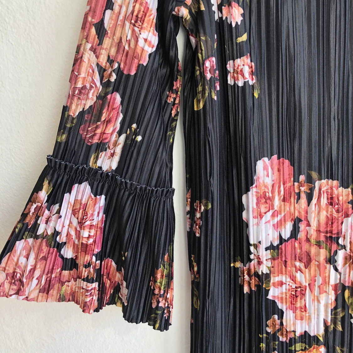 Plissé dress with flower print - 91