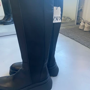 Boots - Helt nya! Aldrig använda! Nypris 1200kr, säljes för 500kr eller högst bjudande 