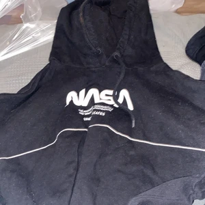 Hoodie - Lite sliten