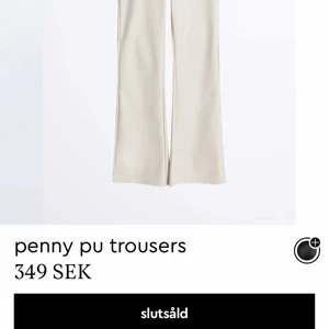 Penny pu byxor - Beiga bootcut byxor från Gina Tricot!🤎 Slutsålda online. Storlek L men passar även M 