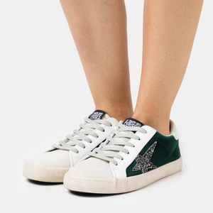 Le temps de cerise  - Snygga skor men har flera liknande par. Hör av er vid intresse för egna bilder 😊