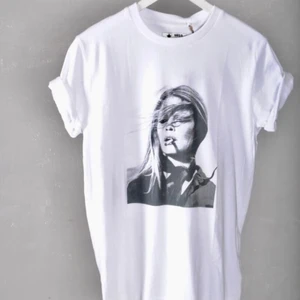  T-shirt Bardot - Aldrig använd. Storlek S