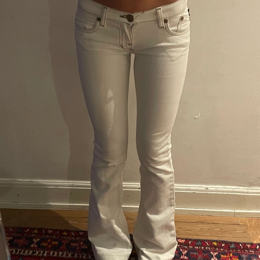 Super coola och snygga lågmidjade jeans. Frakten ligger på 79kr men kan också mötas upp i Stockholm.💗. Jeans & Byxor.