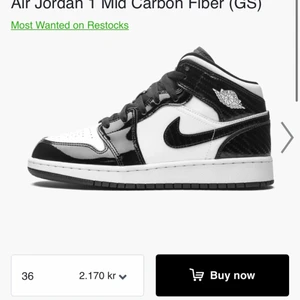 Jordans  - Någon som säljer jordans? Skriv till mig om ni har jordans ute! 