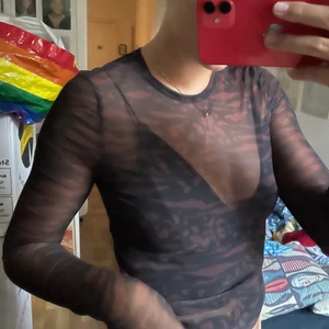 Mesh tröja - Säljer en fin mesh tröja från & stories. Knappt använd och i bra skick!