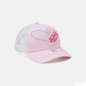 Von dutch keps  - Skit snygg keps som är slutsåld. Endast använd en gång så är i princip nyskick. Skriv för fler bilder eller frågor! ❤️ köpt för 350 kr