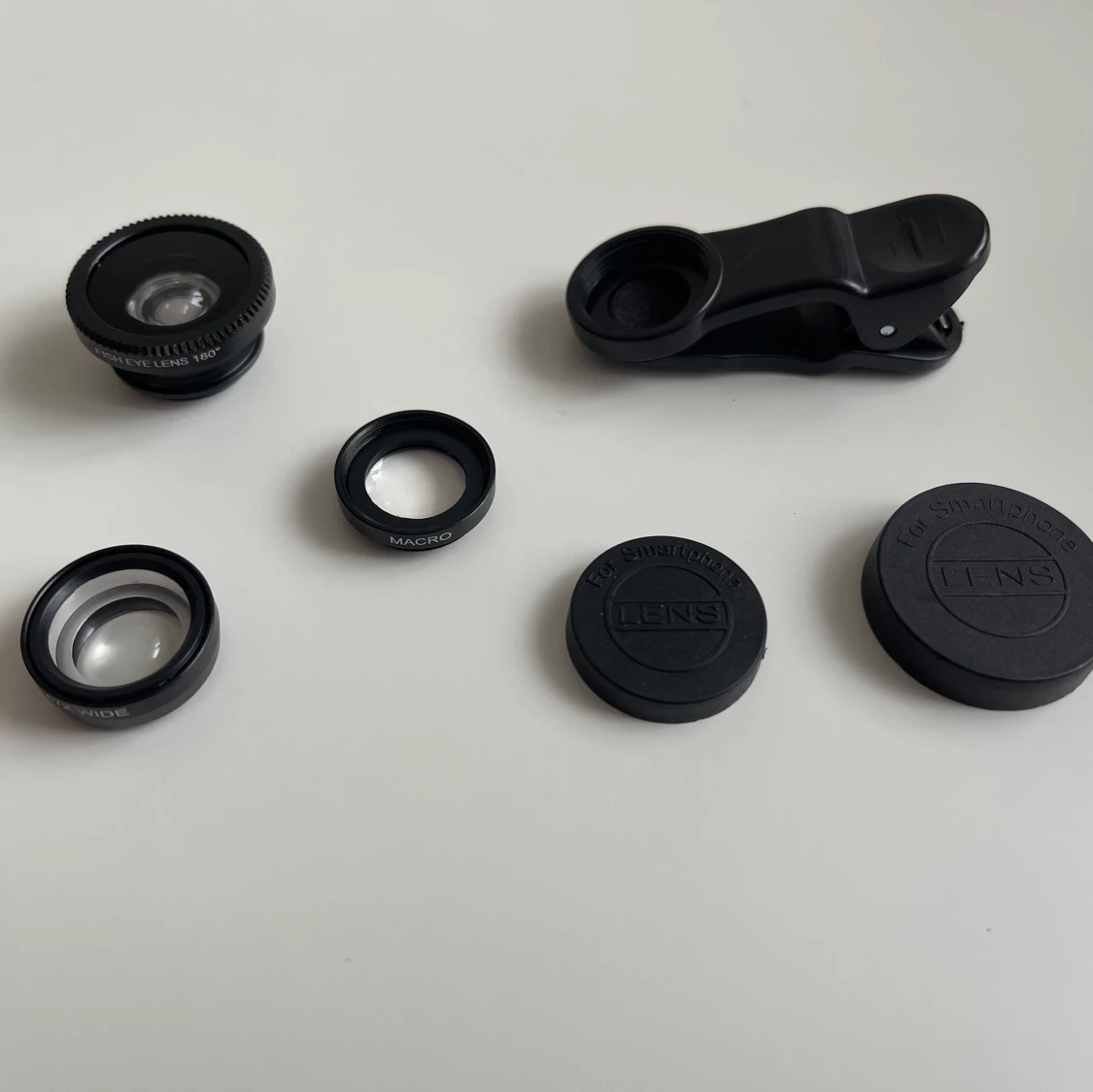 UNIVERSAL LINSER TILL MOBILCAMERA 3i1 MACRO , WIDE , FISH EYE TOTALT FÖR 50 SEK