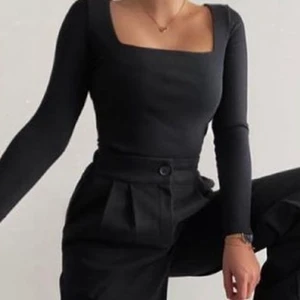 Gullig gullig tröja  - Köparen står för frakt. Helt ny. Säljer två par i storlekar S och M