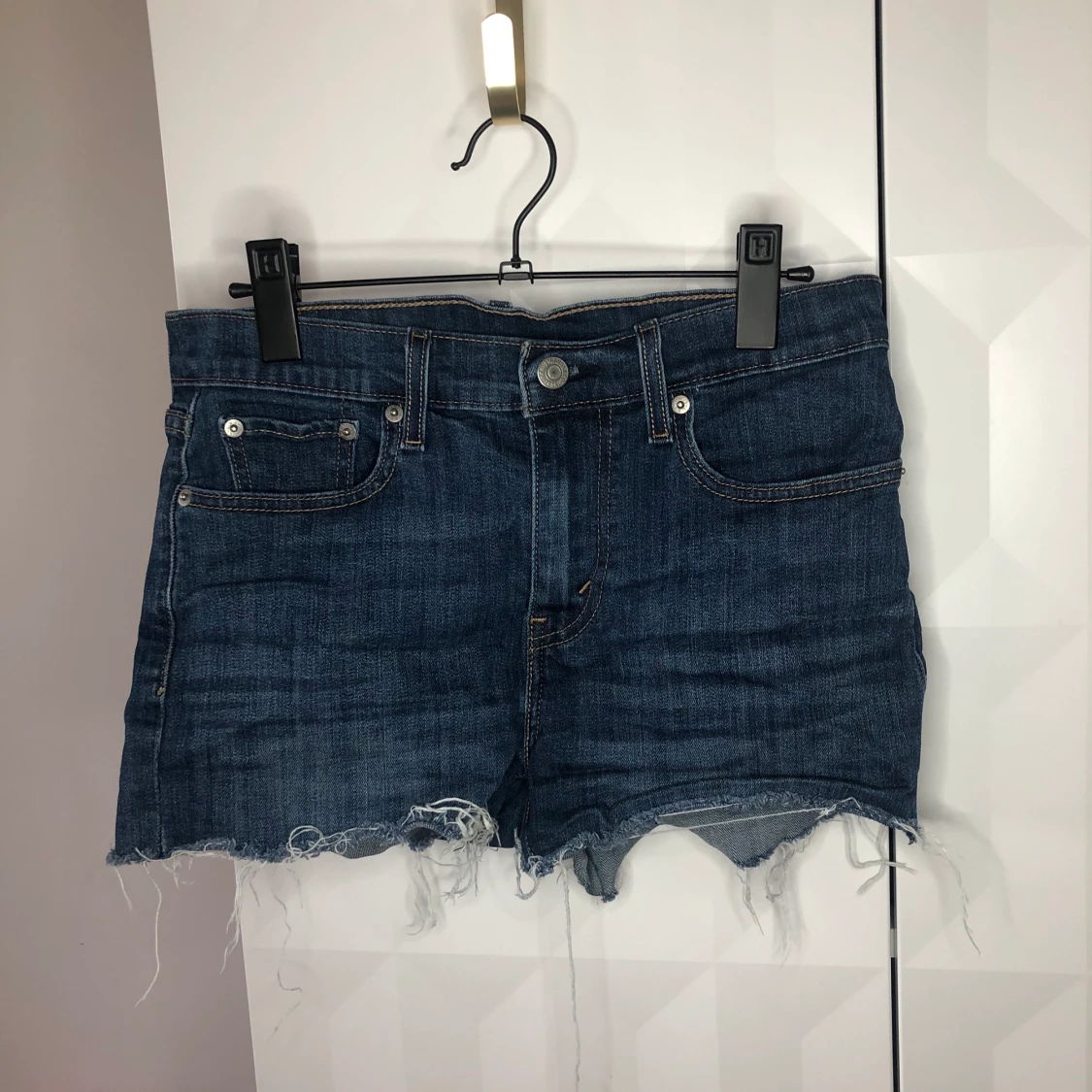 Levi’s cut-off jeans size 27