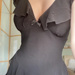 söt klänning - söt som socker, köpt från dollskill av märket widow. Size S sitter fint men har ingen användning. HELT NY aldrig använd ute