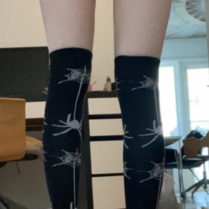 knästrumpor - köpta 2021 i februari, knappt använda supersöta
