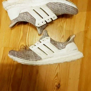 Adidas ultra boost. - Nypris 1350
